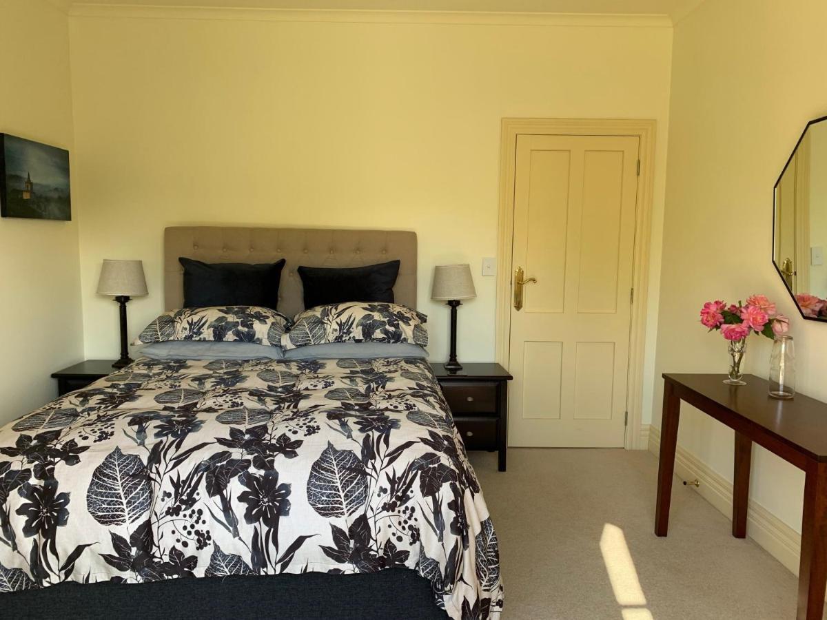 بالميرستون نورث Pin Oaks Luxury Bed & Breakfast المظهر الخارجي الصورة
