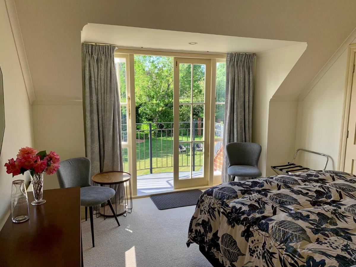 بالميرستون نورث Pin Oaks Luxury Bed & Breakfast المظهر الخارجي الصورة