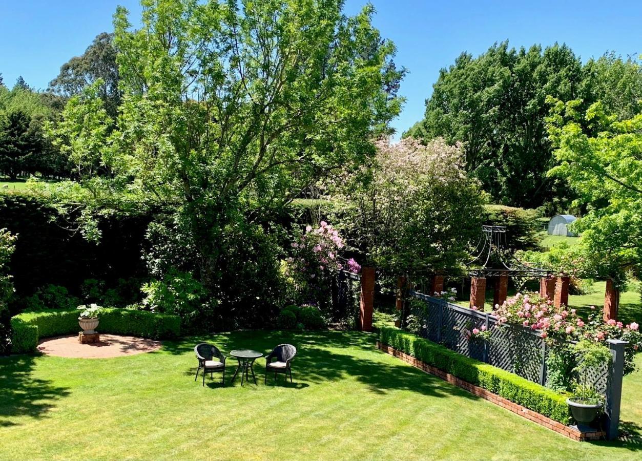 بالميرستون نورث Pin Oaks Luxury Bed & Breakfast المظهر الخارجي الصورة