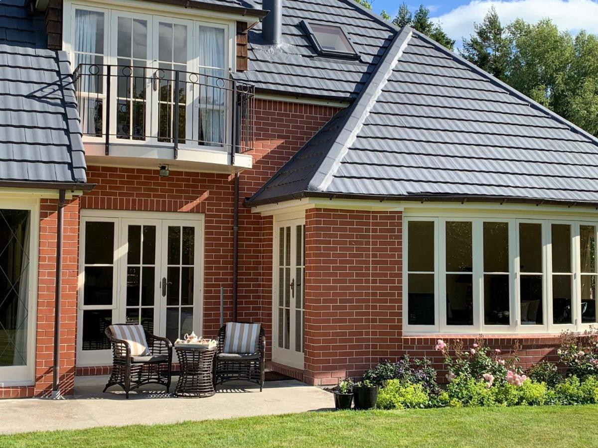 بالميرستون نورث Pin Oaks Luxury Bed & Breakfast المظهر الخارجي الصورة