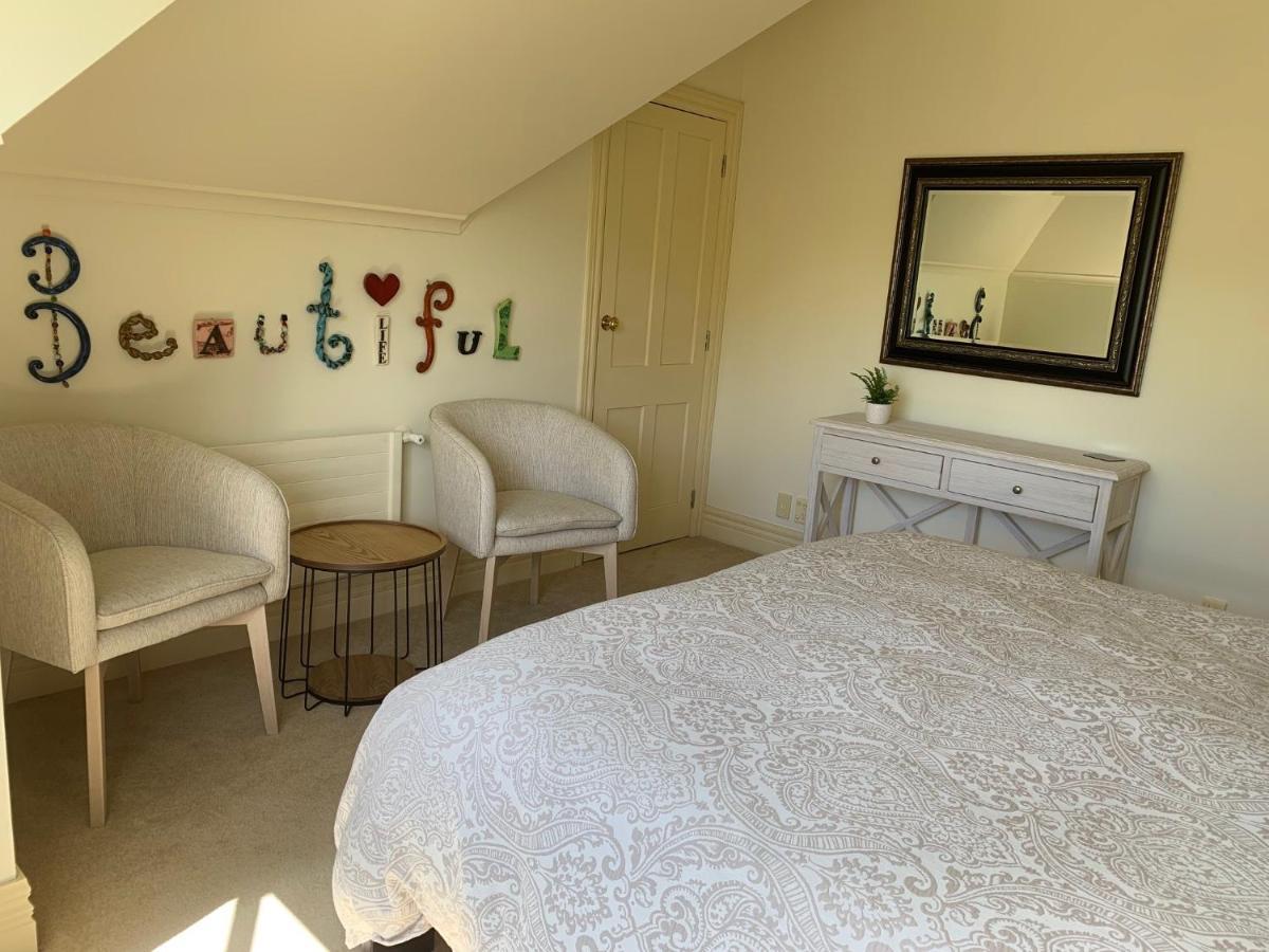 بالميرستون نورث Pin Oaks Luxury Bed & Breakfast المظهر الخارجي الصورة