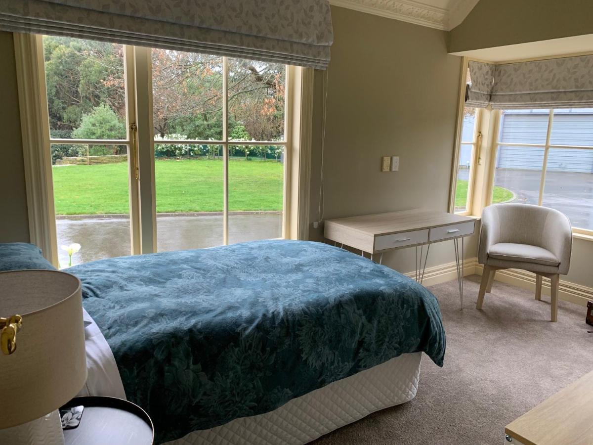 بالميرستون نورث Pin Oaks Luxury Bed & Breakfast المظهر الخارجي الصورة